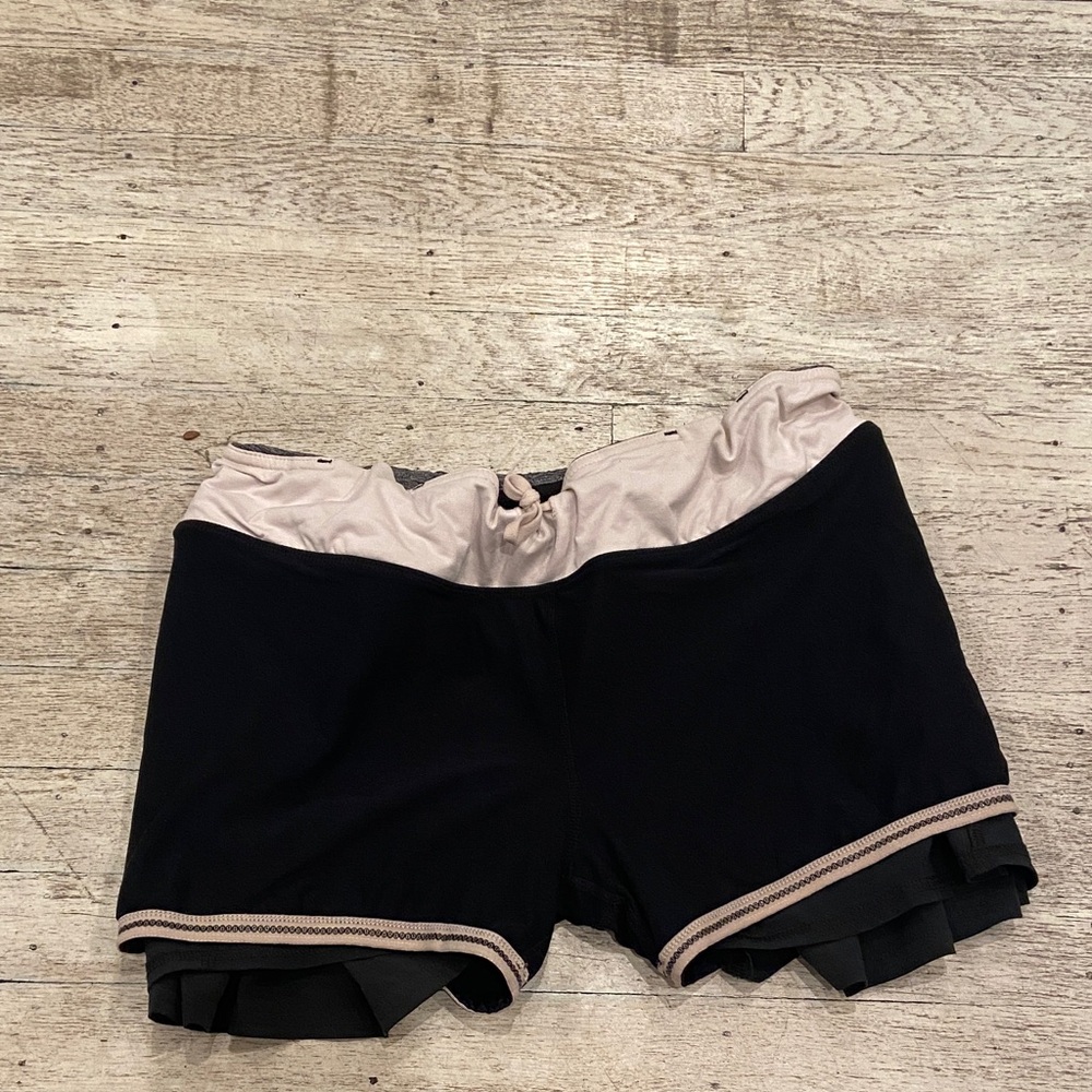 Lululemon Athletica Black and Gray Athletic tennis skirt Shorts size s/m - Picture 6 of 8
